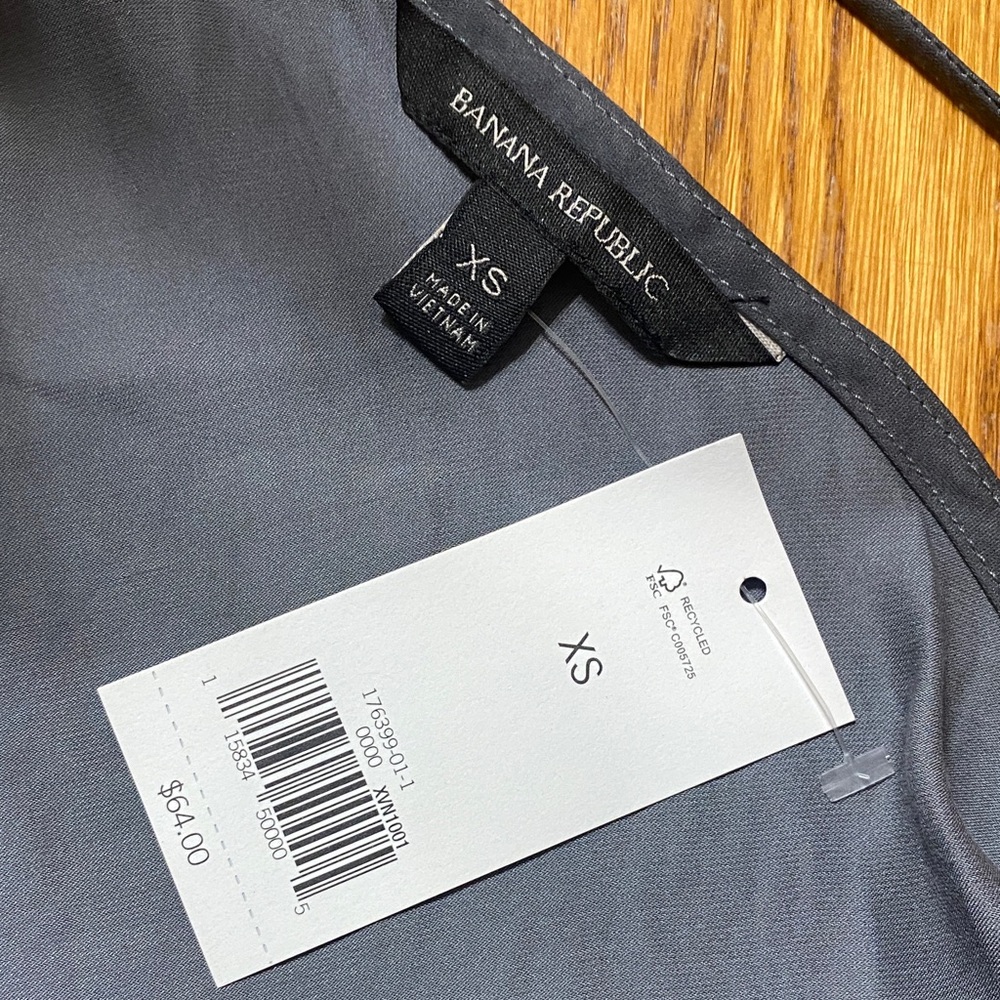 Banana Republic gray silky v neck spaghetti strap tank top size XS - Picture 6 of 7